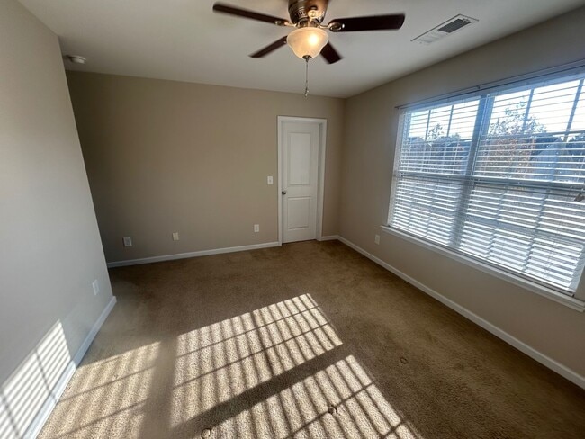 Building Photo - 224 Jerri Ln