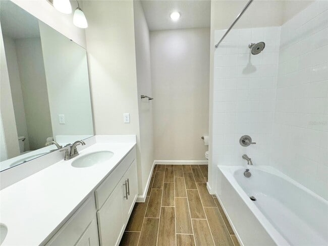 Building Photo - 824 Griffon Ave