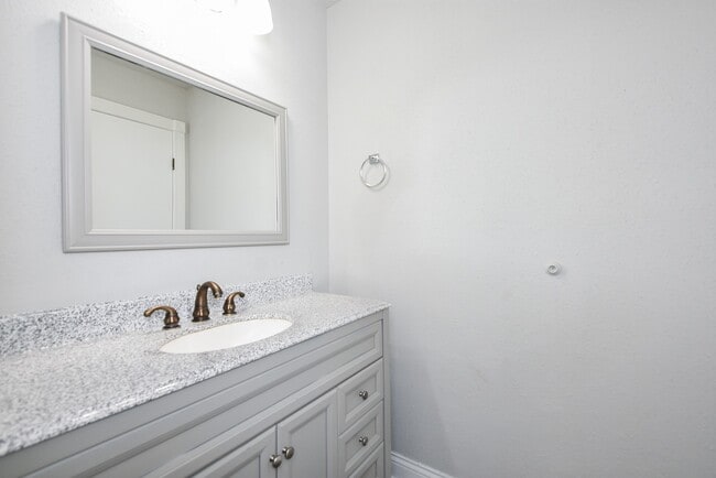 Building Photo - 13151 Walden Rd