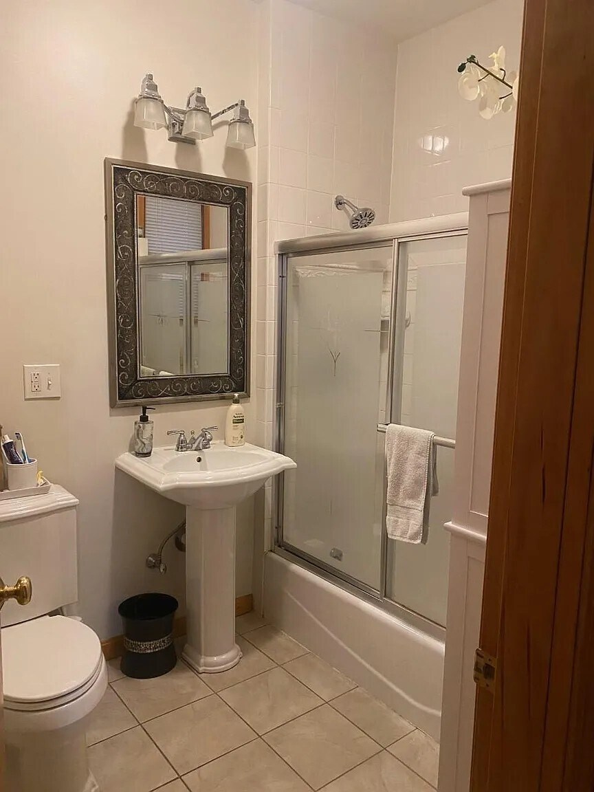 Bathroom - 21 Mt Vernon St
