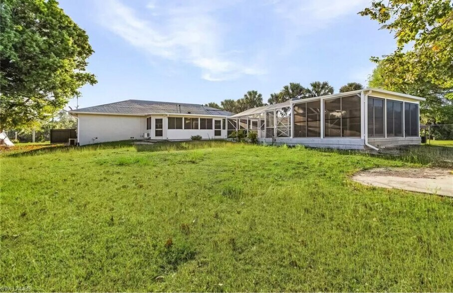 Building Photo - 517 Plumosa Ave