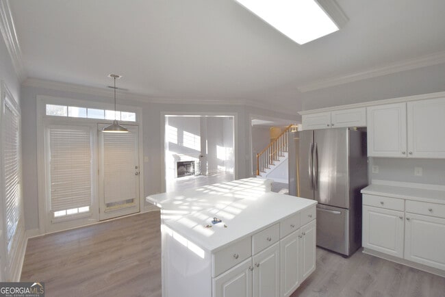 Building Photo - 204 Lenox Dr