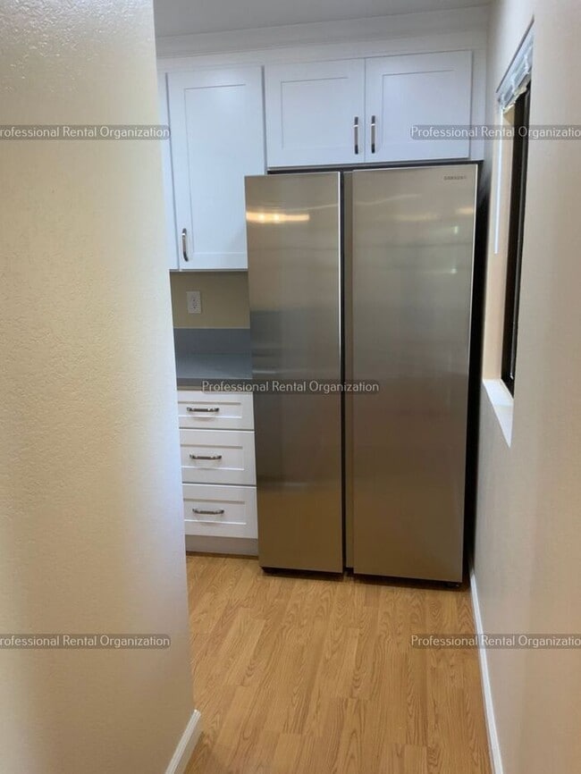 Building Photo - Single level condo in one of the nicest developments in Bennett Valley