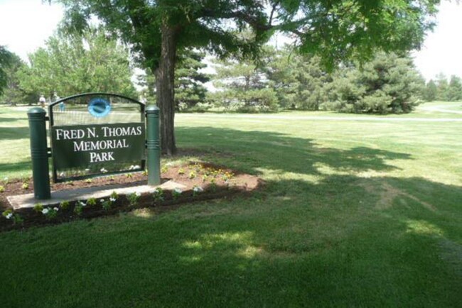 Building Photo - 2436 Syracuse St