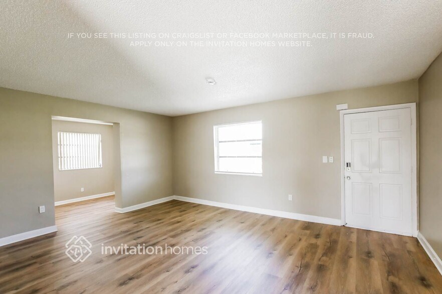 Building Photo - 3010 SW 97th Ct