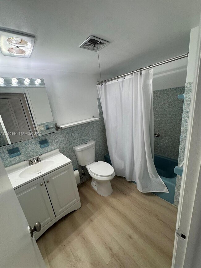 Building Photo - 20320 NE 2nd Ave