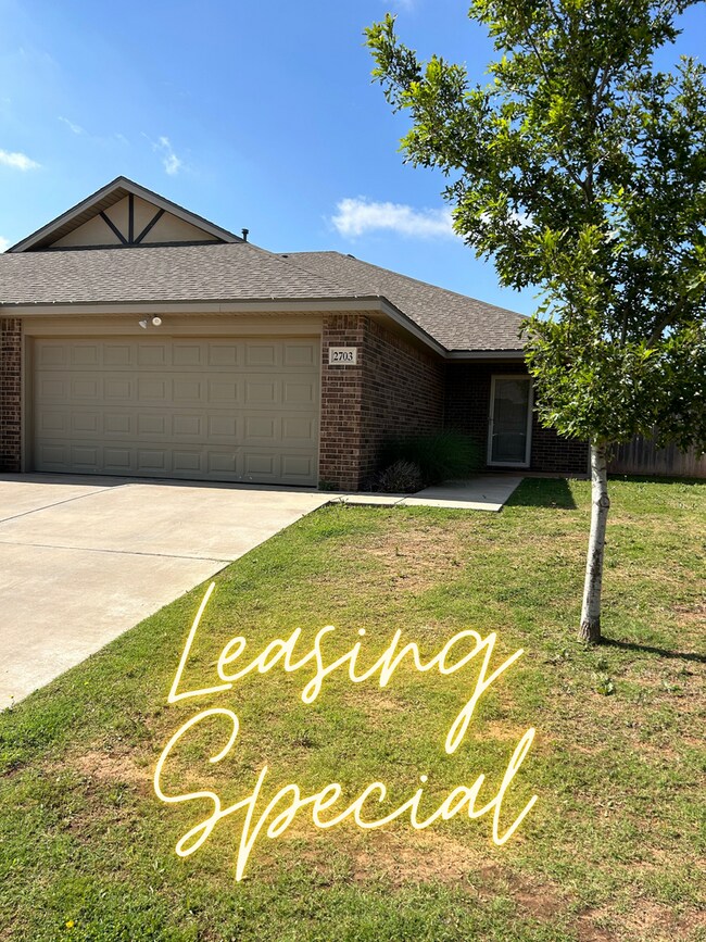 Primary Photo - Leasing Special *** 3 Bedroom, 2 bath, 2 c...