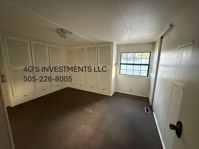 Building Photo - 1700 E 15th St