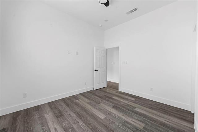 Building Photo - 3018 Henry St