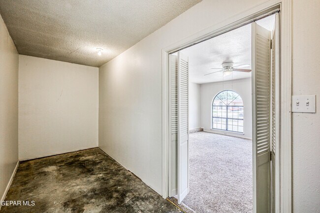 Building Photo - 3008 Gaston Dr
