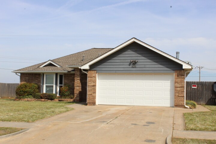 Building Photo - 505 SW 149th Pl