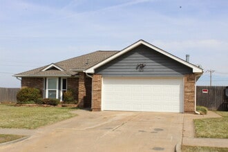 Building Photo - 505 SW 149th Pl