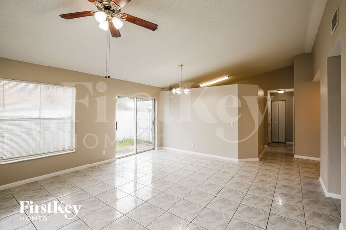Building Photo - 6553 Bayfront Dr