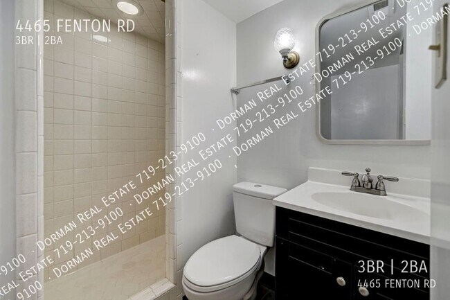 Building Photo - 4465 Fenton Rd
