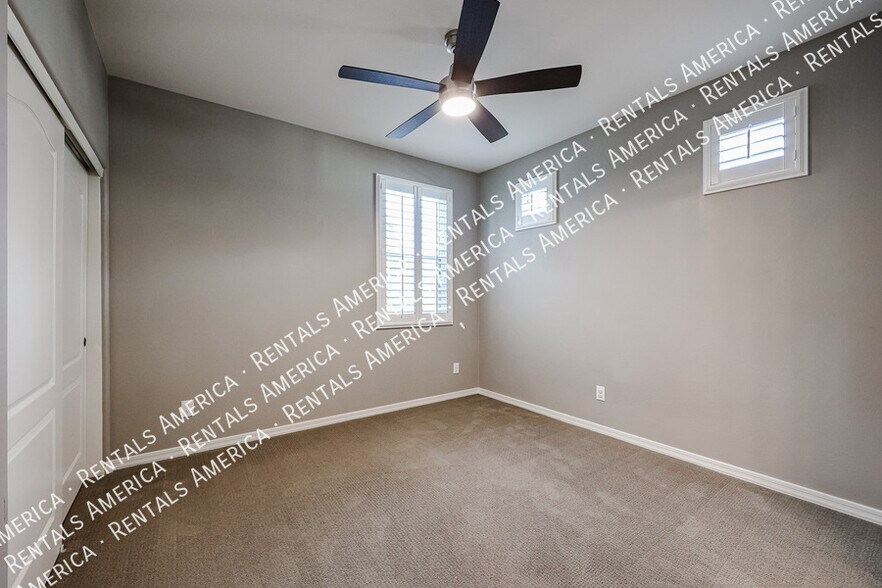 Building Photo - 4212 E Erie St