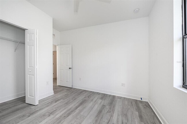 Building Photo - 3304 Glencove St
