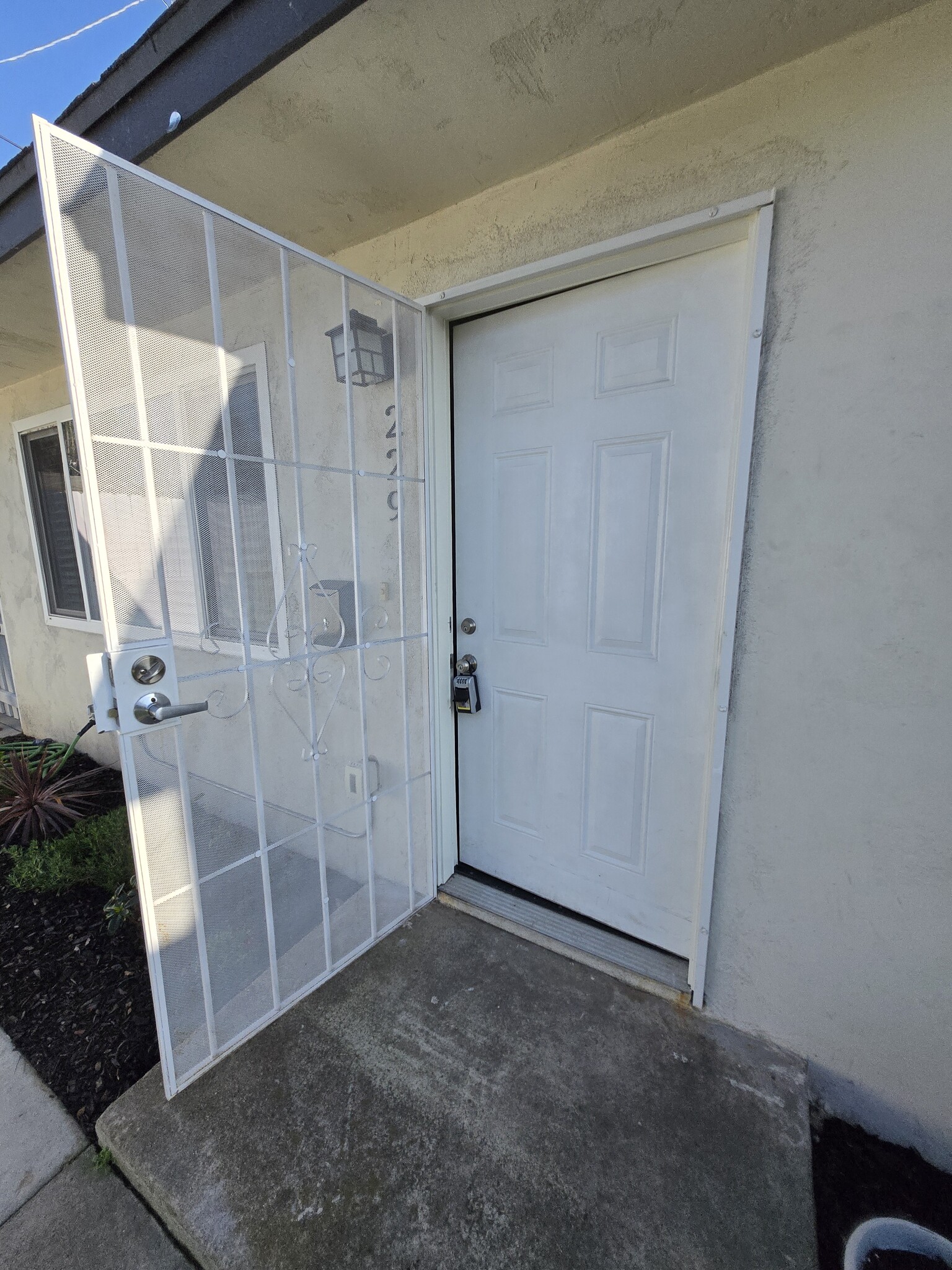 Building Photo - 229 S 36th St