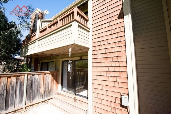 Building Photo - 18027 Hillwood Ln