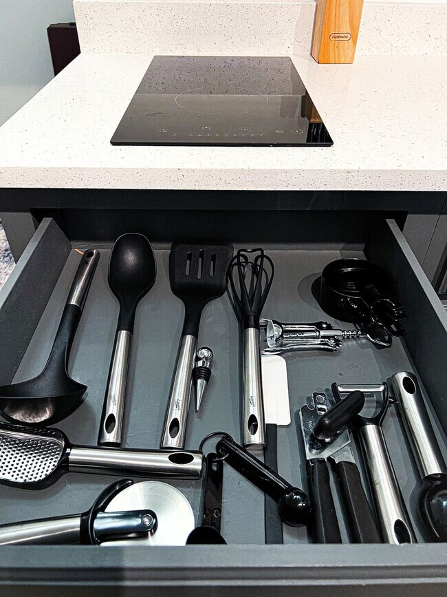 Building Photo - 201 S Chaparral St