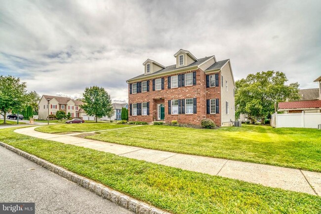 Building Photo - 9902 Player Dr