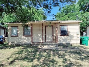 Building Photo - 909Rudde
