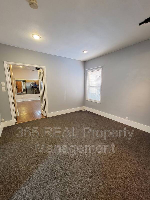 Building Photo - 1503 9th St