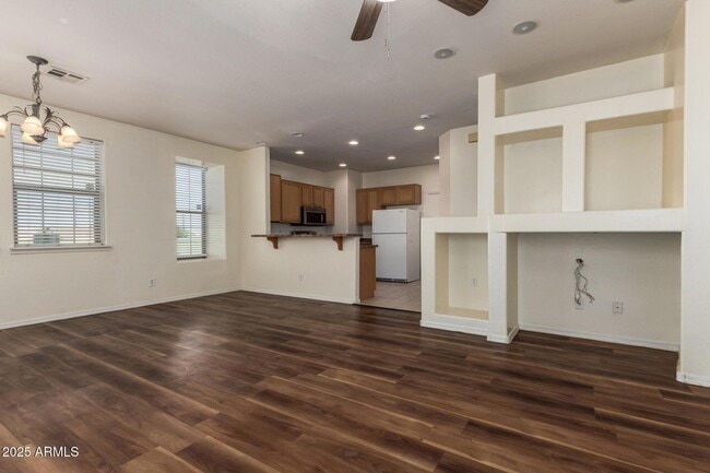 Building Photo - 6710 E University Dr