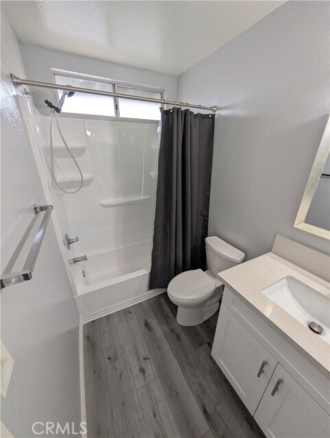 Building Photo - 527 E Colorado Blvd