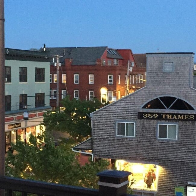 Building Photo - 374 Thames St