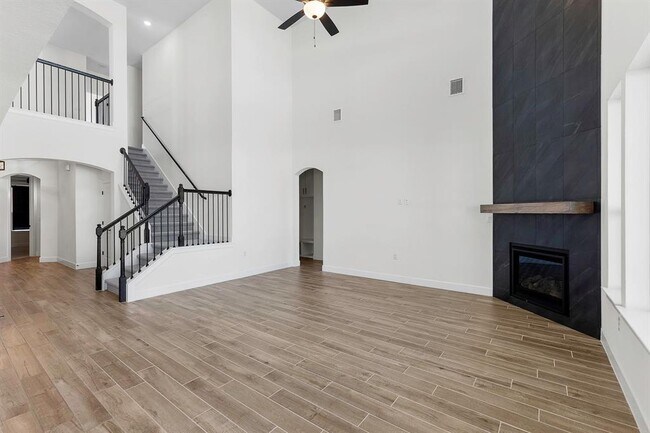 Building Photo - 604 Buena Onda Wy