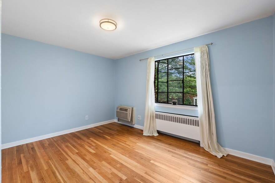 Bedroom 3 - 33B Troy Dr