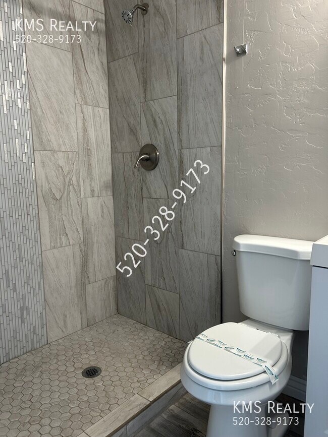 Building Photo - 302 E District St