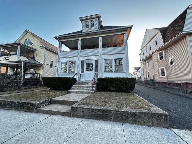 Building Photo - 371 Oakland St