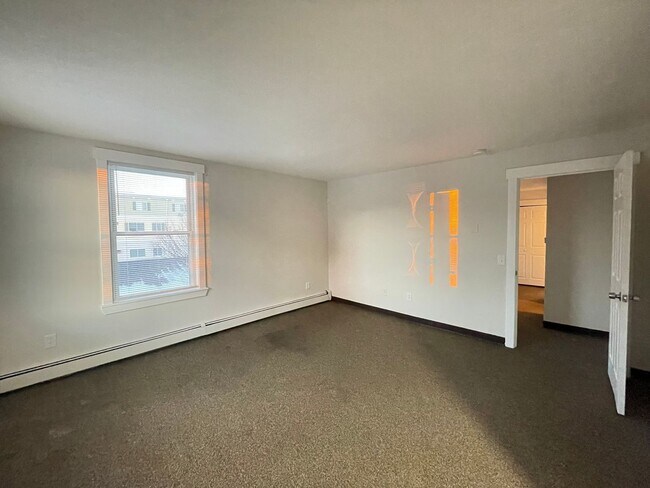 Building Photo - 251 Pine St