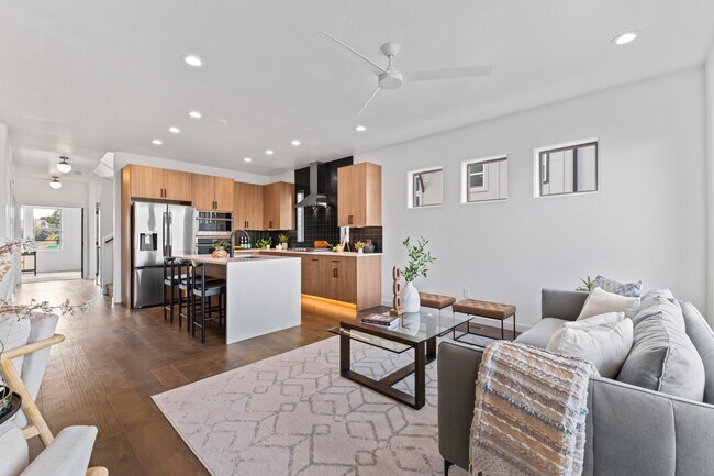 Building Photo - 1277 E Echelon Rdg Ln