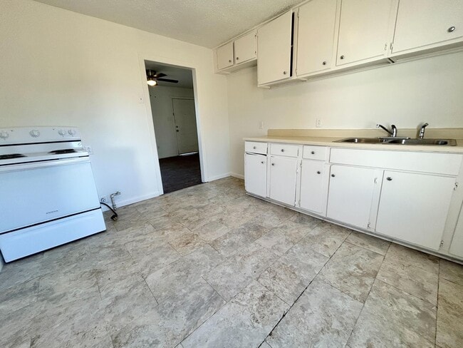 Building Photo - 2803 2nd St