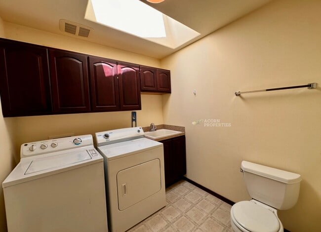 Building Photo - 1331 SW Harbor Vista Cir