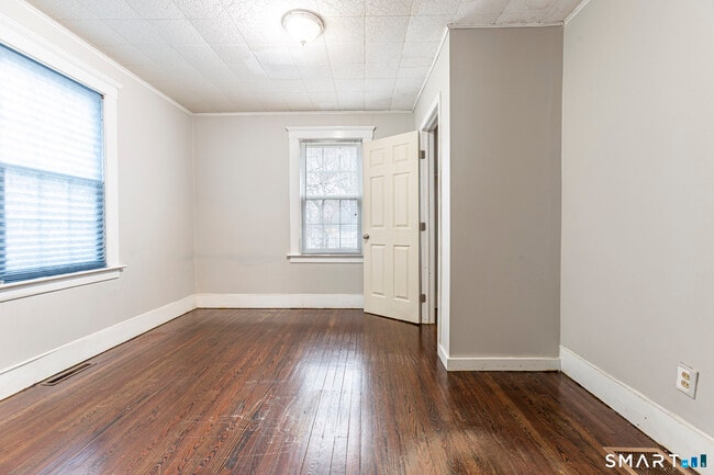 Building Photo - 941 1st Ave