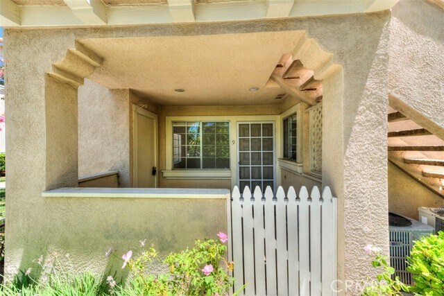 Building Photo - 9 Gaviota