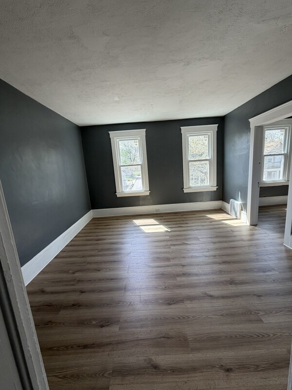 Building Photo - 1137 E 66th St