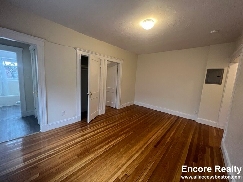 Building Photo - 1634 Commonwealth Ave