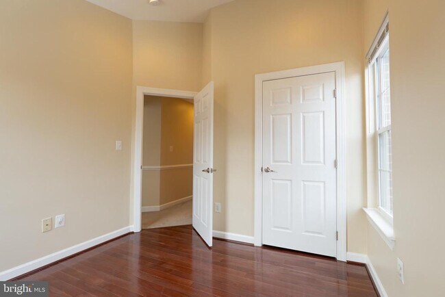 Building Photo - 4815 Portsmouth Rd