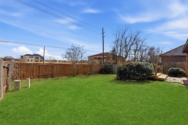 Building Photo - 719 Longstreet Dr