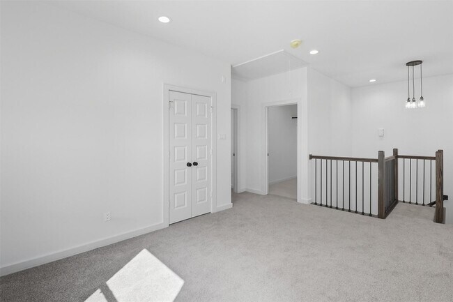 Building Photo - 2929 El Fenice Ln