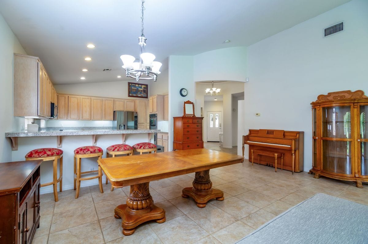 Building Photo - 45596 Torrey Pines Ct