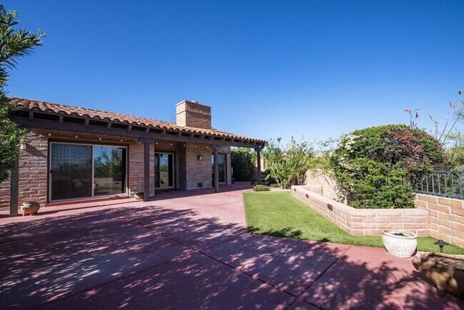 Building Photo - 4380 N Camino De Carrillo