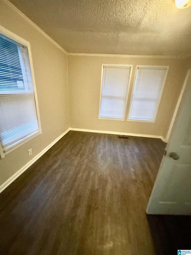 Building Photo - 511 12th St