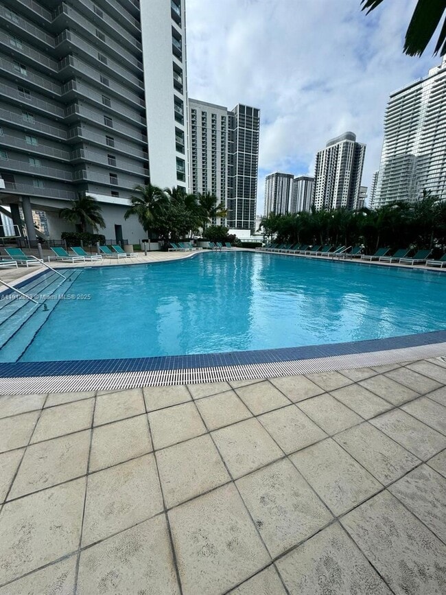 Building Photo - 888 Biscayne Blvd