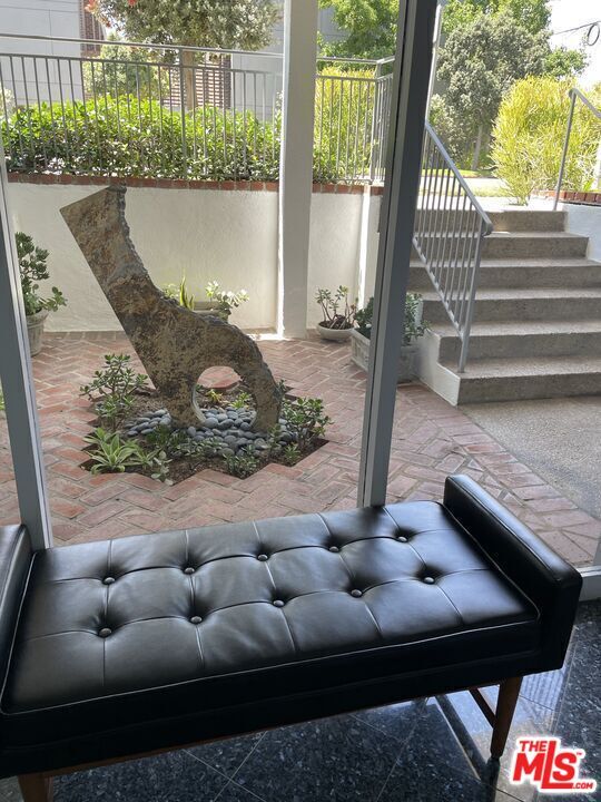 Building Photo - 9297 Burton Wy