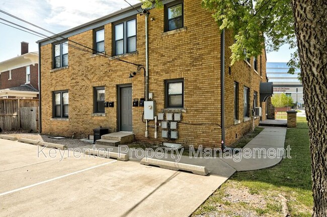 Building Photo - 701 NE 14th St